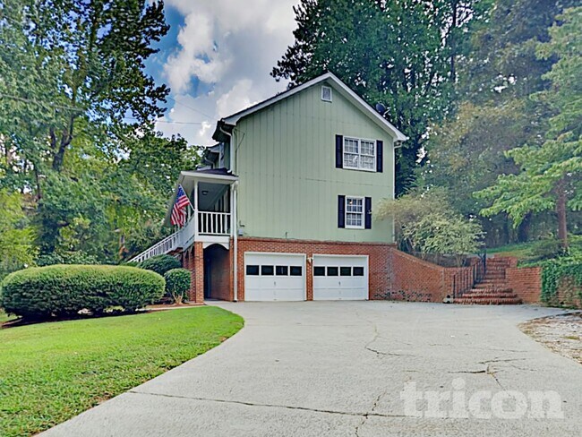 Building Photo - 1516 Maple Ridge Dr