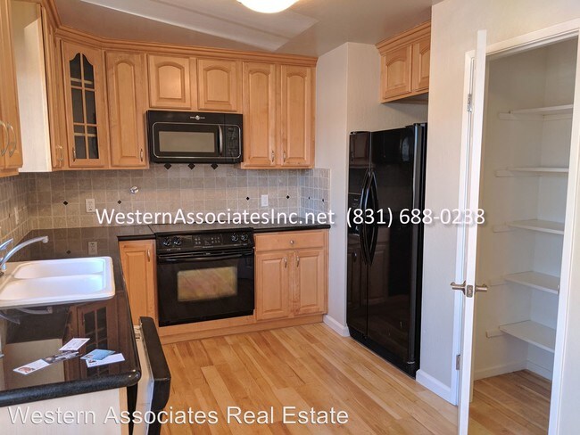 Building Photo - 2 br, 1 bath House - 114 Lloyd Court