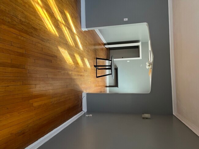 Foto del edificio - 1243 W 96th St