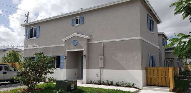 Building Photo - 4 br, 3 bath House - 1205 NW 3rd Ln