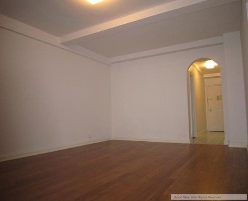 Building Photo - 310 E 44th St