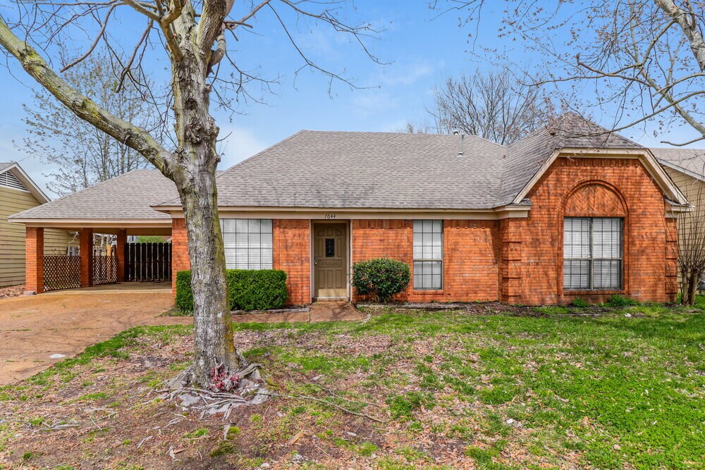 Foto principal - 7644 Valley Glen Dr
