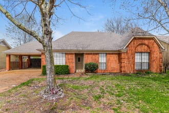 Building Photo - 7644 Valley Glen Dr