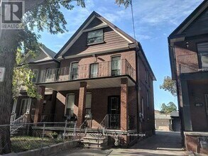 Building Photo - 282 Gladstone Ave