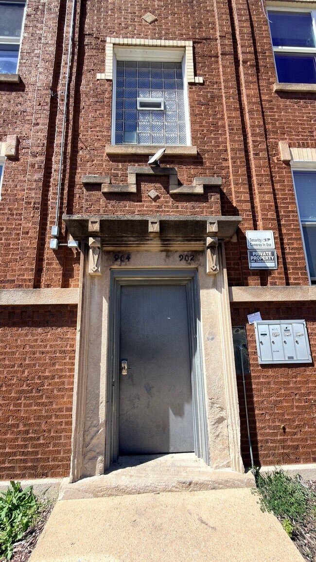 Photo - 904 W 68th St Apartment