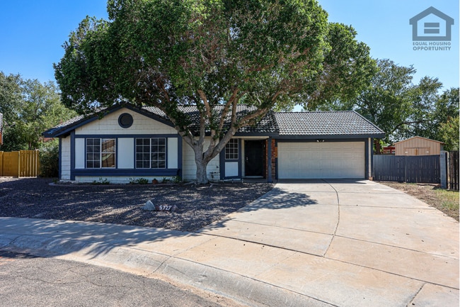 Building Photo - 5727 W Villa Maria Dr