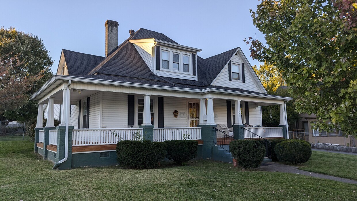 exterior - 401 E Chilhowie Ave