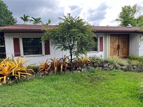 Building Photo - 9501 E Calusa Club Dr