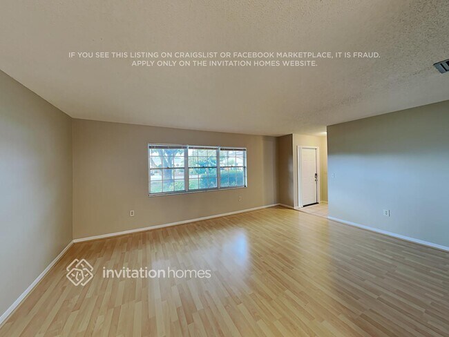 Building Photo - 6906 16th Ave Dr W