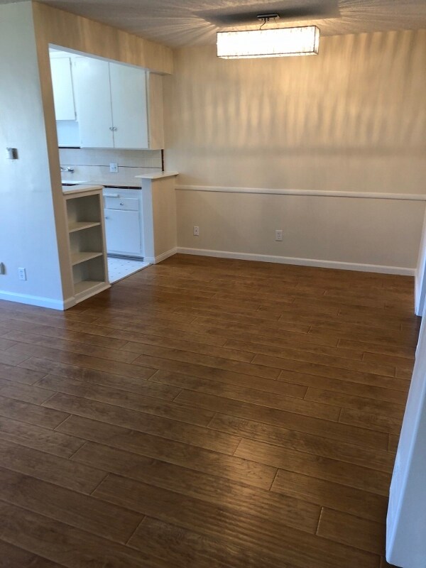 Foto del edificio - 611 N Flores St