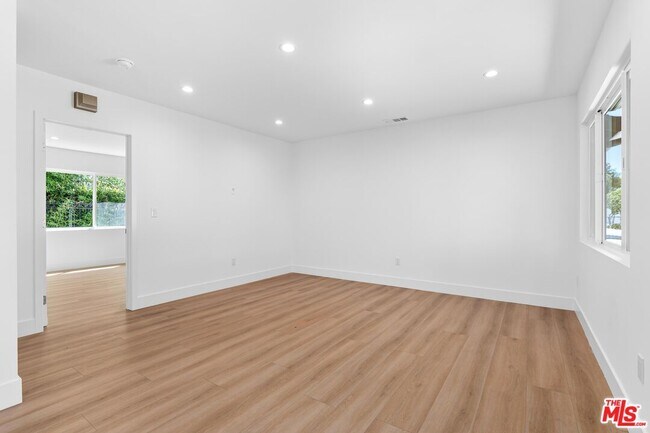 Foto del edificio - 2904 Broadway