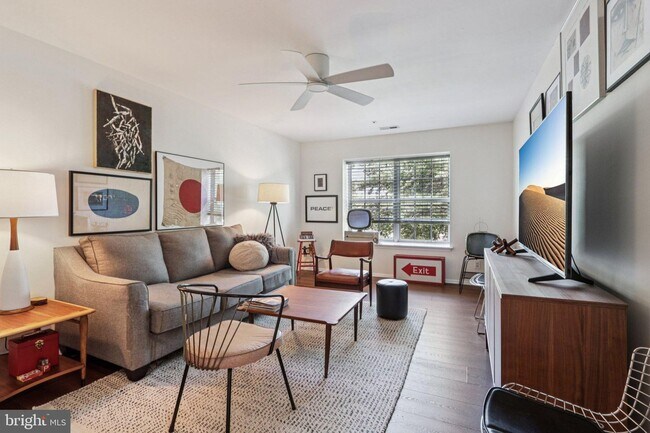 Foto del edificio - 2706 Wimbledon Way