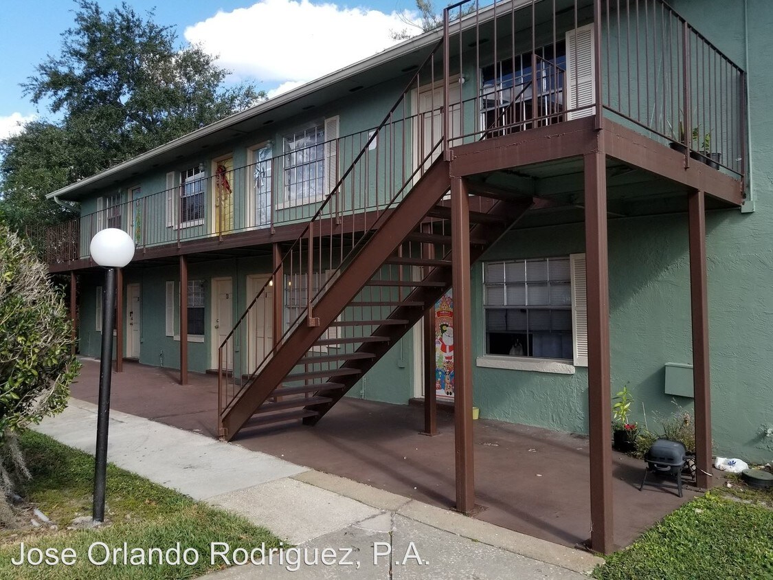 1619 W Oak Ridge Rd