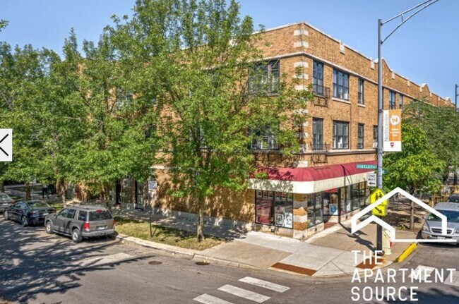 Photo - 2026 W Montrose Ave Apartment