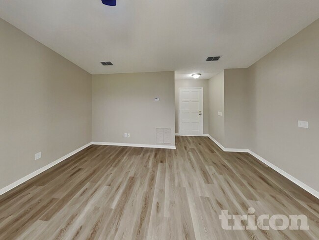 Building Photo - 2388 Kirkwall St