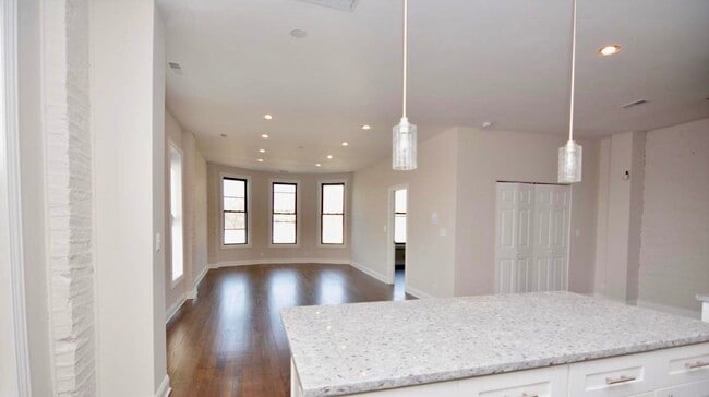 Living room - 1447 W 17th St