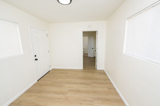 Building Photo - Detached One Bedroom - One Bath ADU (avail...