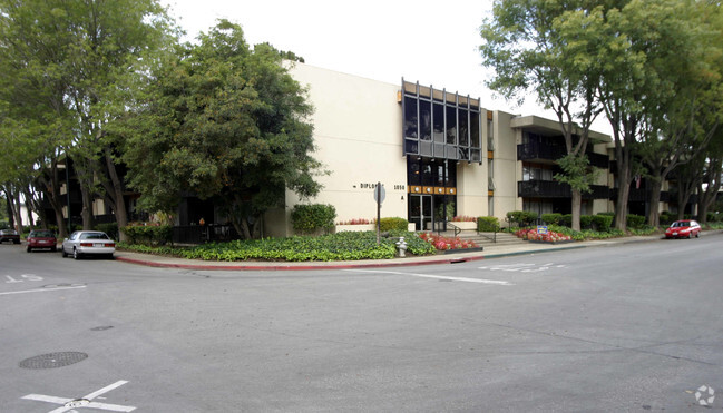 Building Photo - Solano Apartments