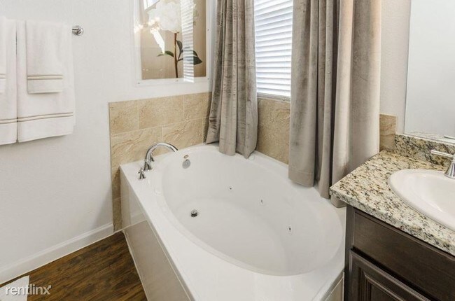 Building Photo - 5300 Serene Hills Dr