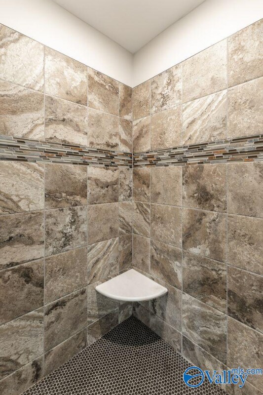 Foto del edificio - 15695 Landview Ln