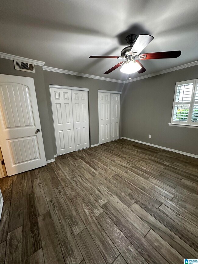 Building Photo - 901 Woodland Vlg