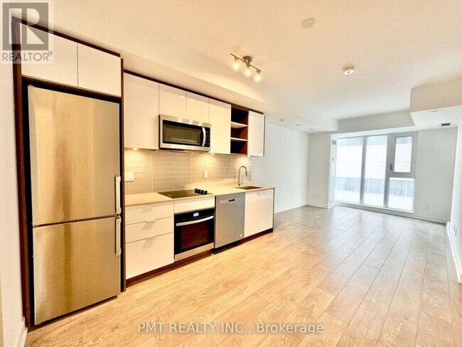 Building Photo - 543 Richmond St W