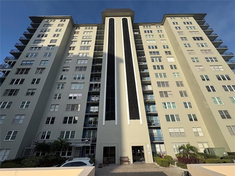 Photo - 5220 Brittany Drive S Unit 803