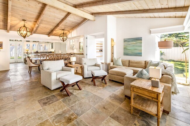 Building Photo - Fully Furnished Home in the Heart of Lanikai