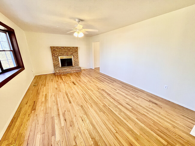 Sala de estar - 21628 Parker Rd