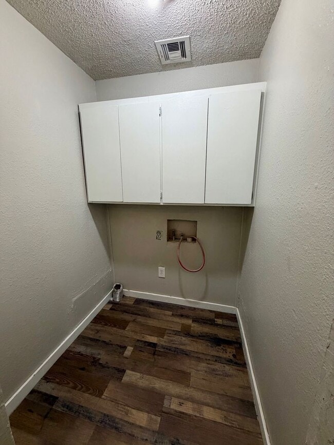 Foto del edificio - remodeled 3 bed 1 bath house