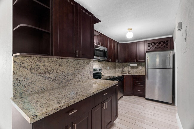 Foto del edificio - 124 NE 19th Ct