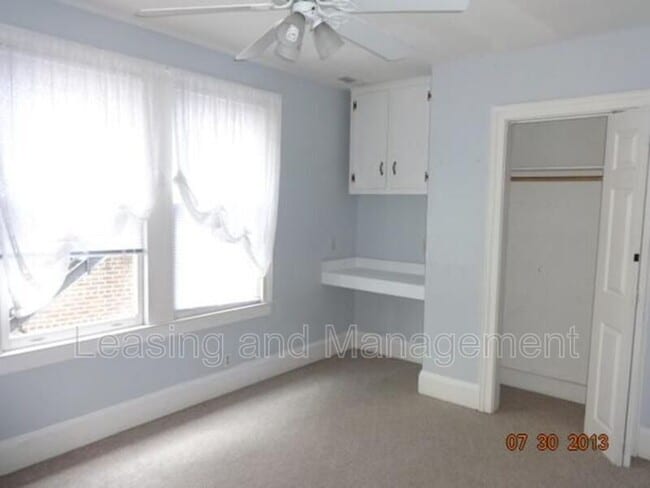 Building Photo - 208 Calhoun St