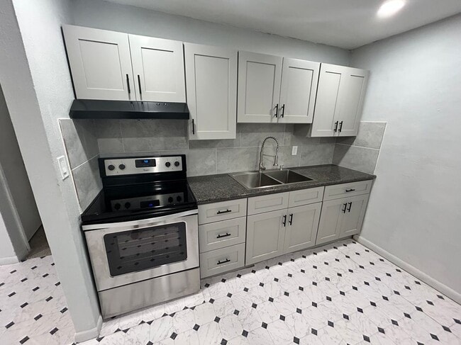 Foto del edificio - 1002 N 16th St