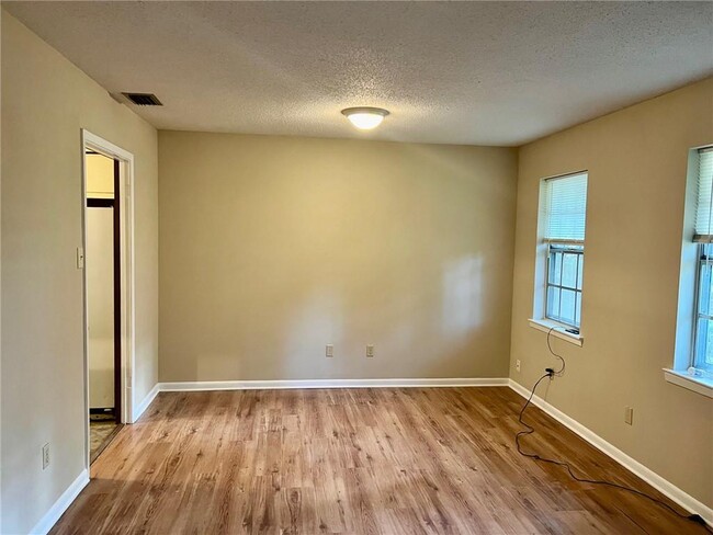 Building Photo - 5233 Santos Dr E