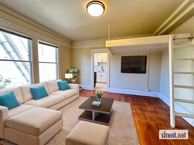 Interior Photo - Palace Court Apartments LLC.