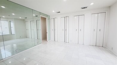 Building Photo - 4601 Country Club View