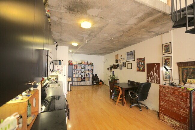 Kitchen - 311 Oak St
