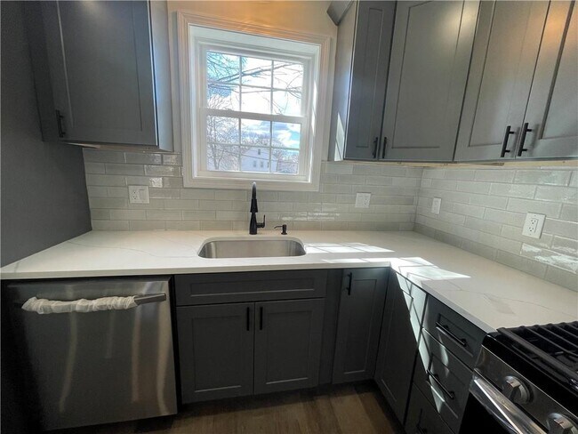Foto del edificio - 20 Westcott Ave