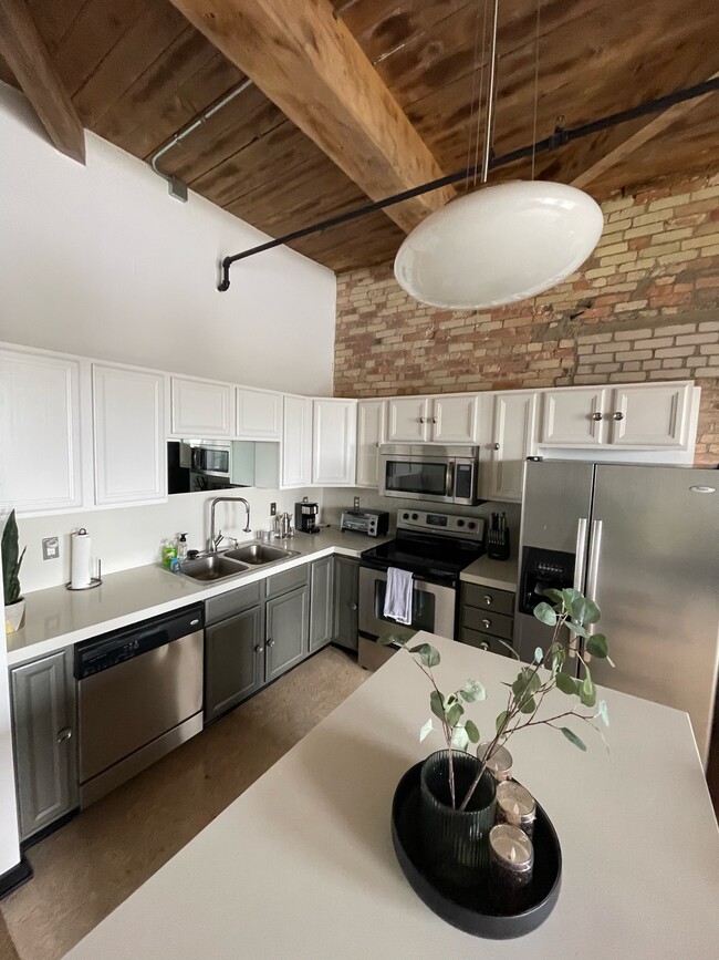 Foto del edificio - 940 Monroe Ave NW