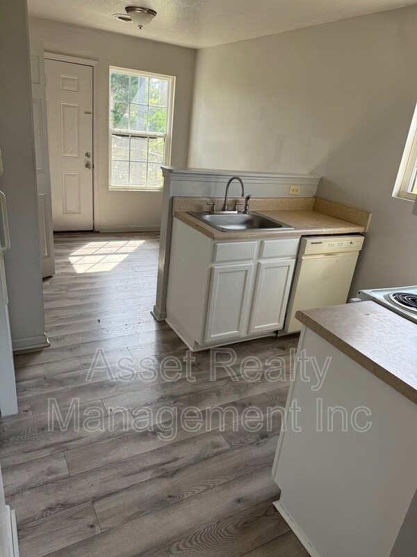 Foto del edificio - 230 Hardin Ln