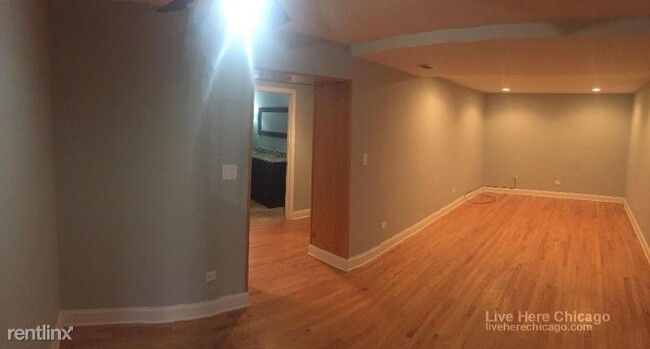 Building Photo - 2 br, 2 bath Apartment - W. Foster