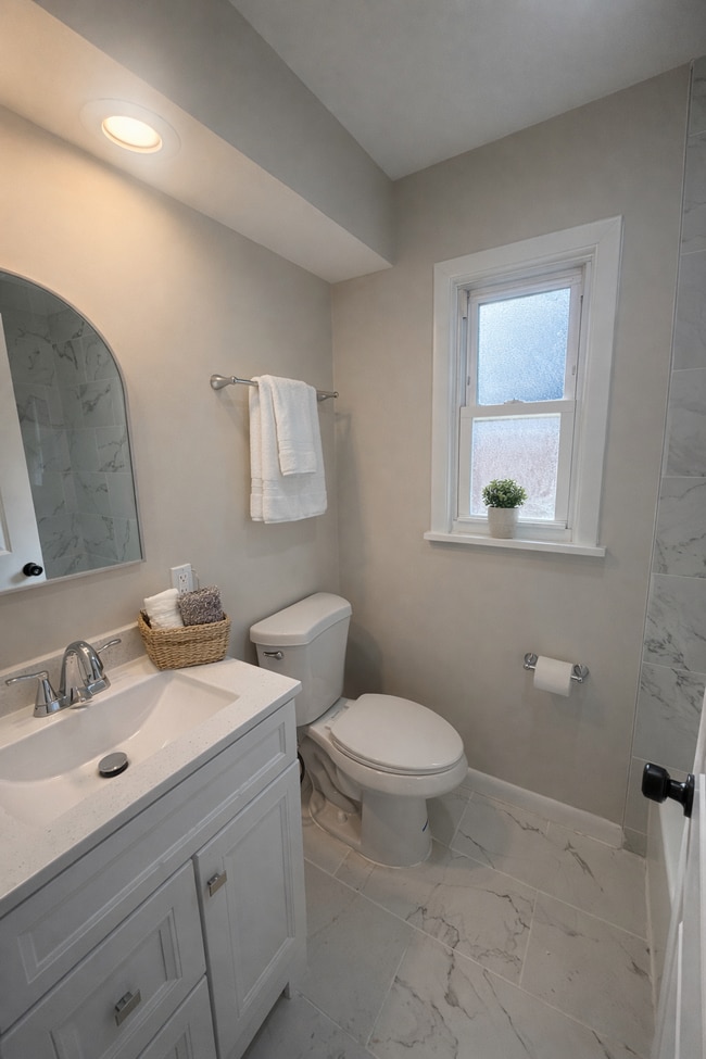 Building Photo - 1146 Commonwealth Ave