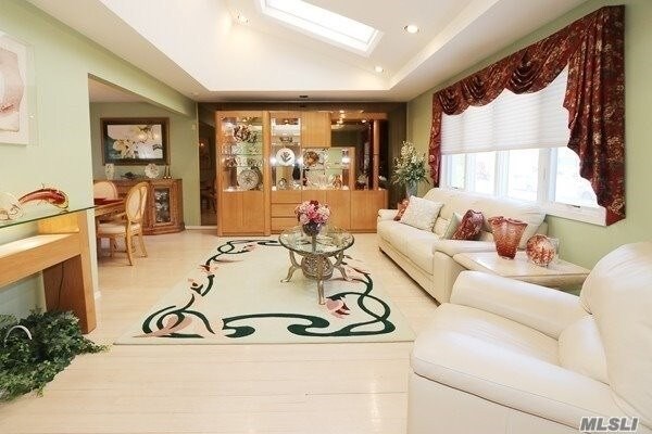 Building Photo - 46 Marian Ln