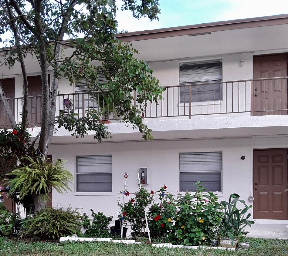 Primary Photo - 6551 SW 46th St