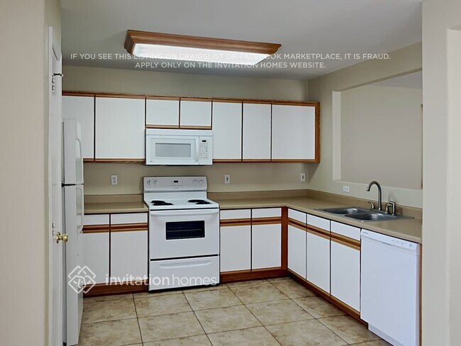 Foto del edificio - 8523 E Lakeview Ave