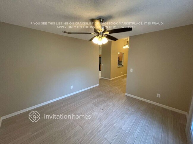 Foto del edificio - 3211 Grand Pines Dr