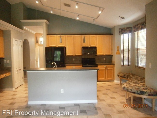 Building Photo - 39 Pine Forest Pl