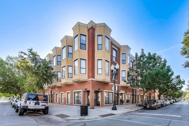 Building Photo - 2255 W 24th St