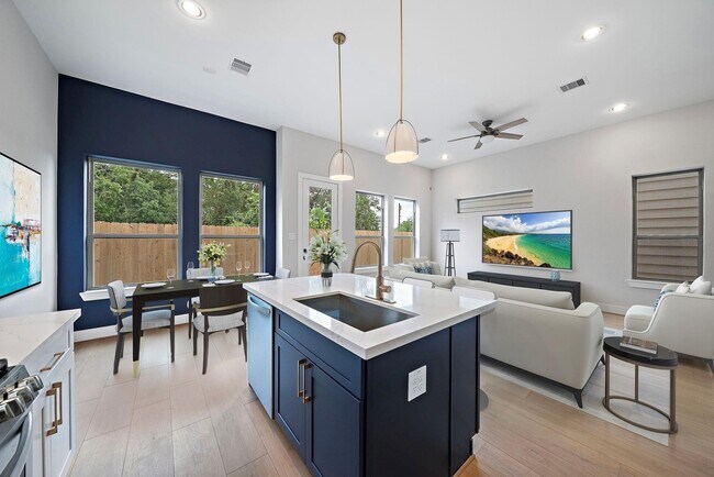 Building Photo - 8414 Vogue Ln