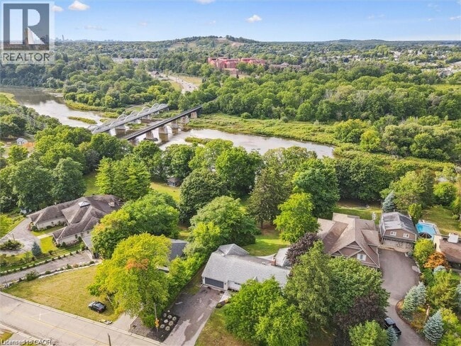 Building Photo - 120 Riverbank Dr